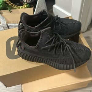 Yeezy 350 boost pirate black